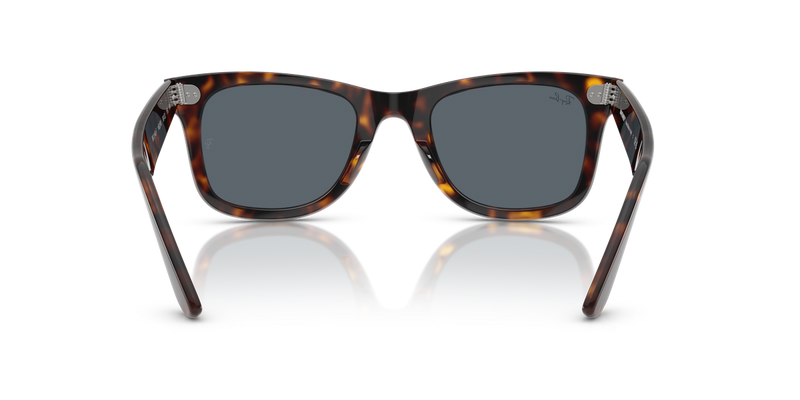 Ray-Ban WAYFARER in Havana - Temple Detail