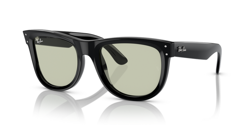 Ray-Ban WAYFARER REVERSE in Black / Light Green (6677/2) - Front View