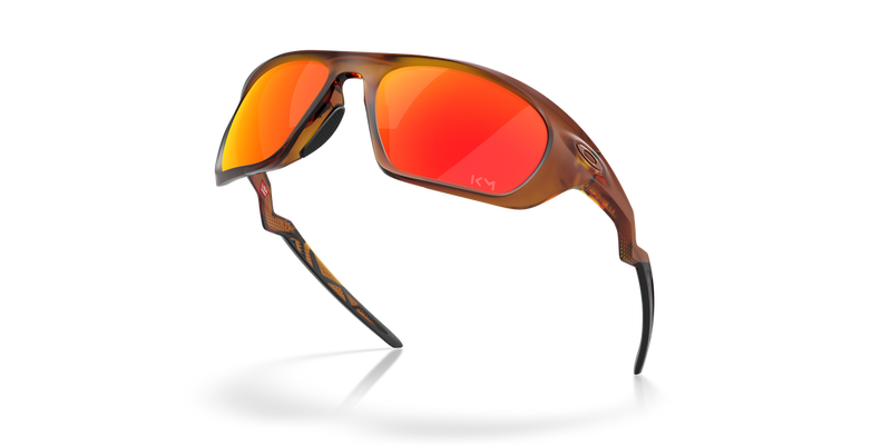 Oakley LATERALIS OO9431 in Matte Dark Amber / Prizm Ruby (943116) - Back View
