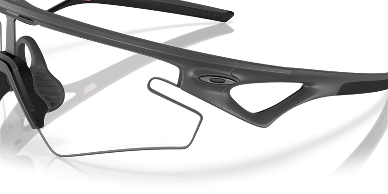 Oakley SPHAERA SLASH OO9499 in Carbon / Clear to Black Iridium Photochromic (949912) - Alternate View